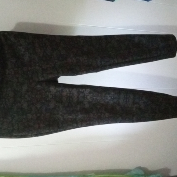 Van Huesen pull on floral stretch pants 2 - Picture 1 of 5